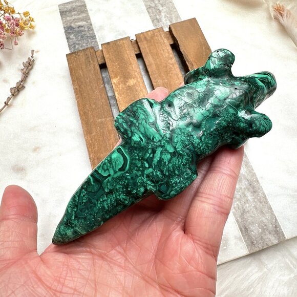 Gorgeous Malachite Alligator/Crocodile Carving - Picture 5 of 10